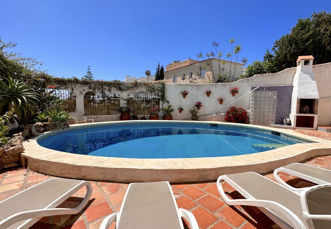 Apartamento en Nerja - Apartamento vacacional con piscina privada