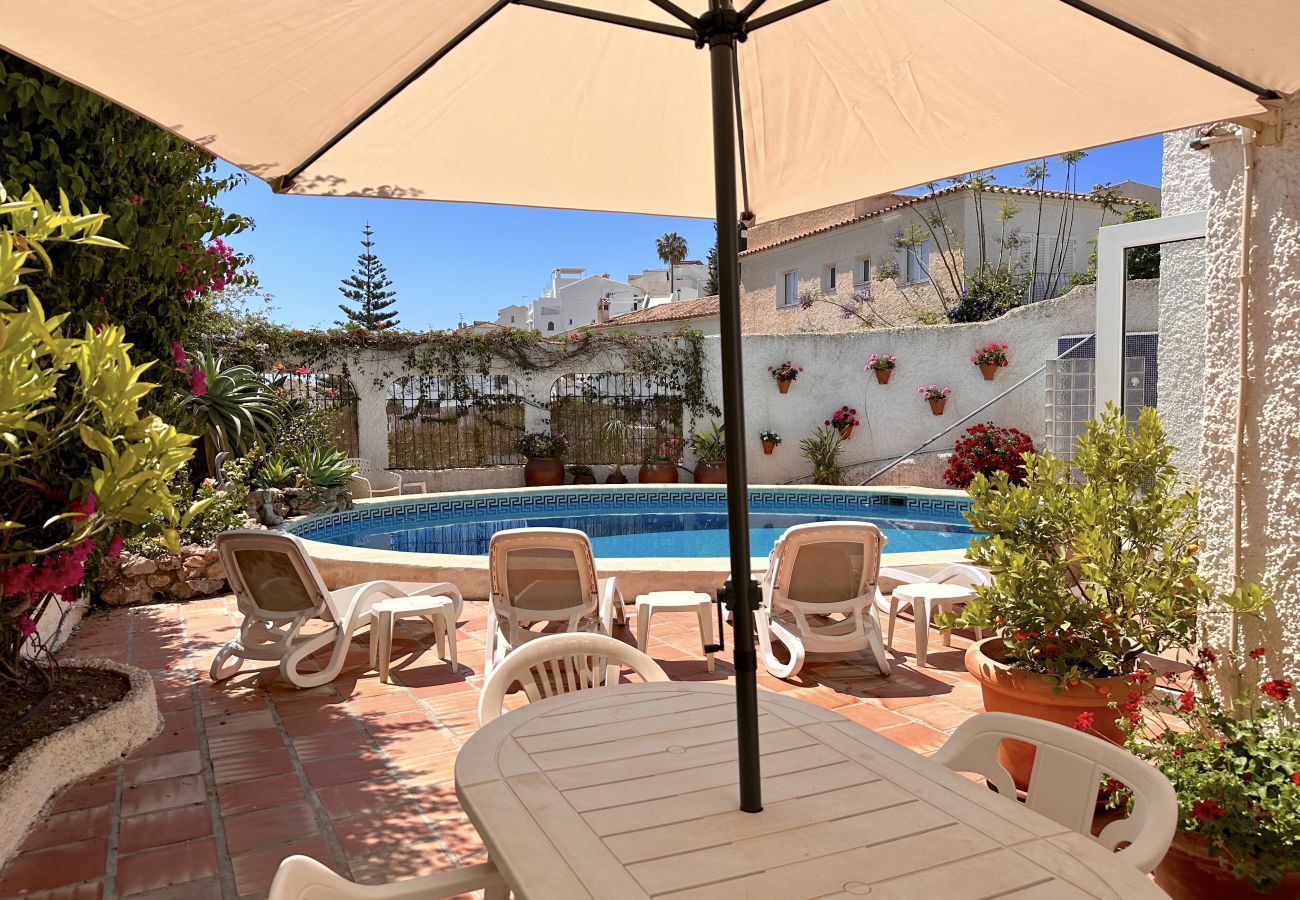 Apartamento en Nerja - Apartamento vacacional con piscina privada