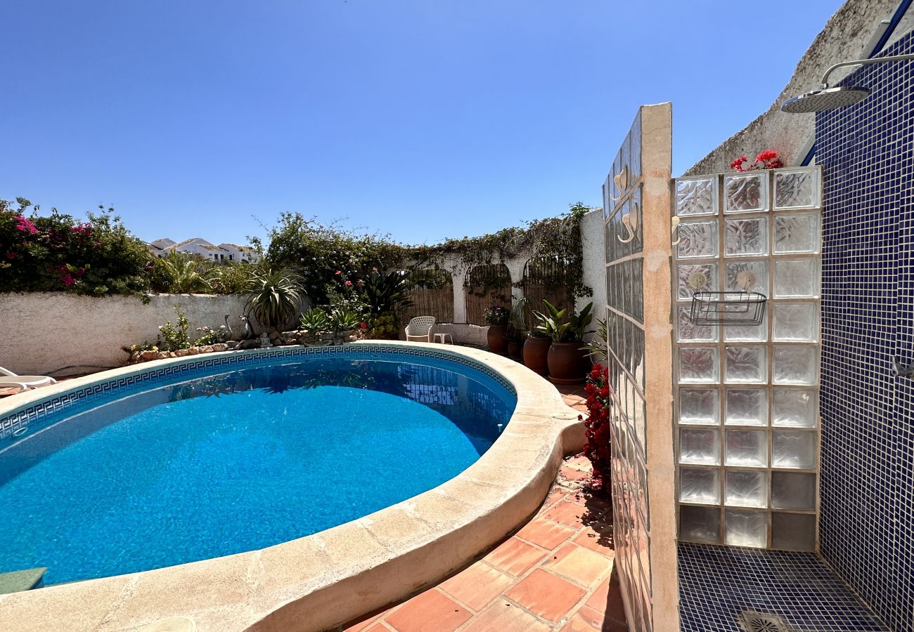 Apartamento en Nerja - Apartamento vacacional con piscina privada