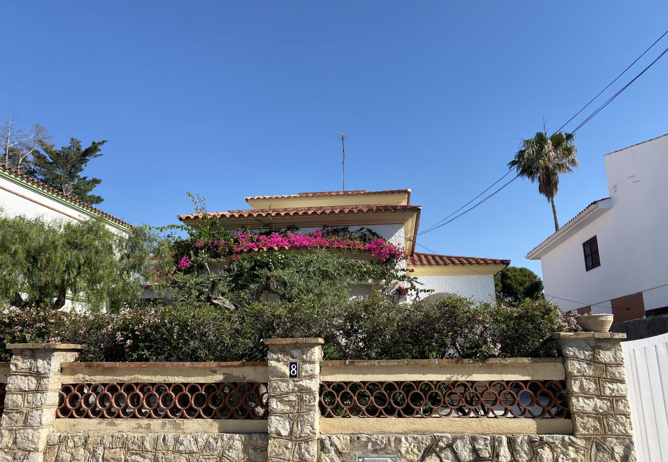 Villa en El Vendrell - R5 Villa de 5 dormitorios en alquiler en Coma-Ruga, Costa Dorada 