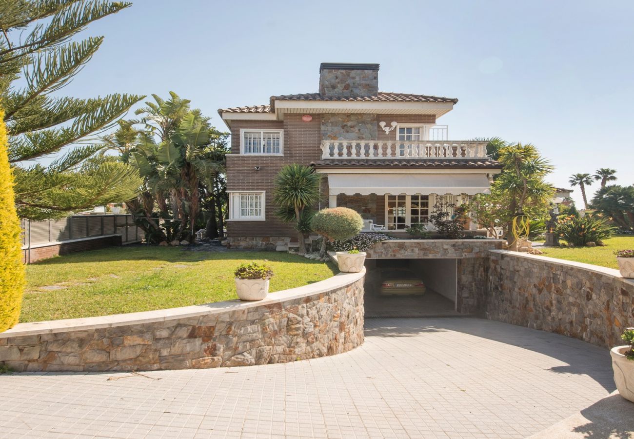 Villa en Calafell - R60 Magnífica villa con piscina y jardín 800m de la playa Calafell