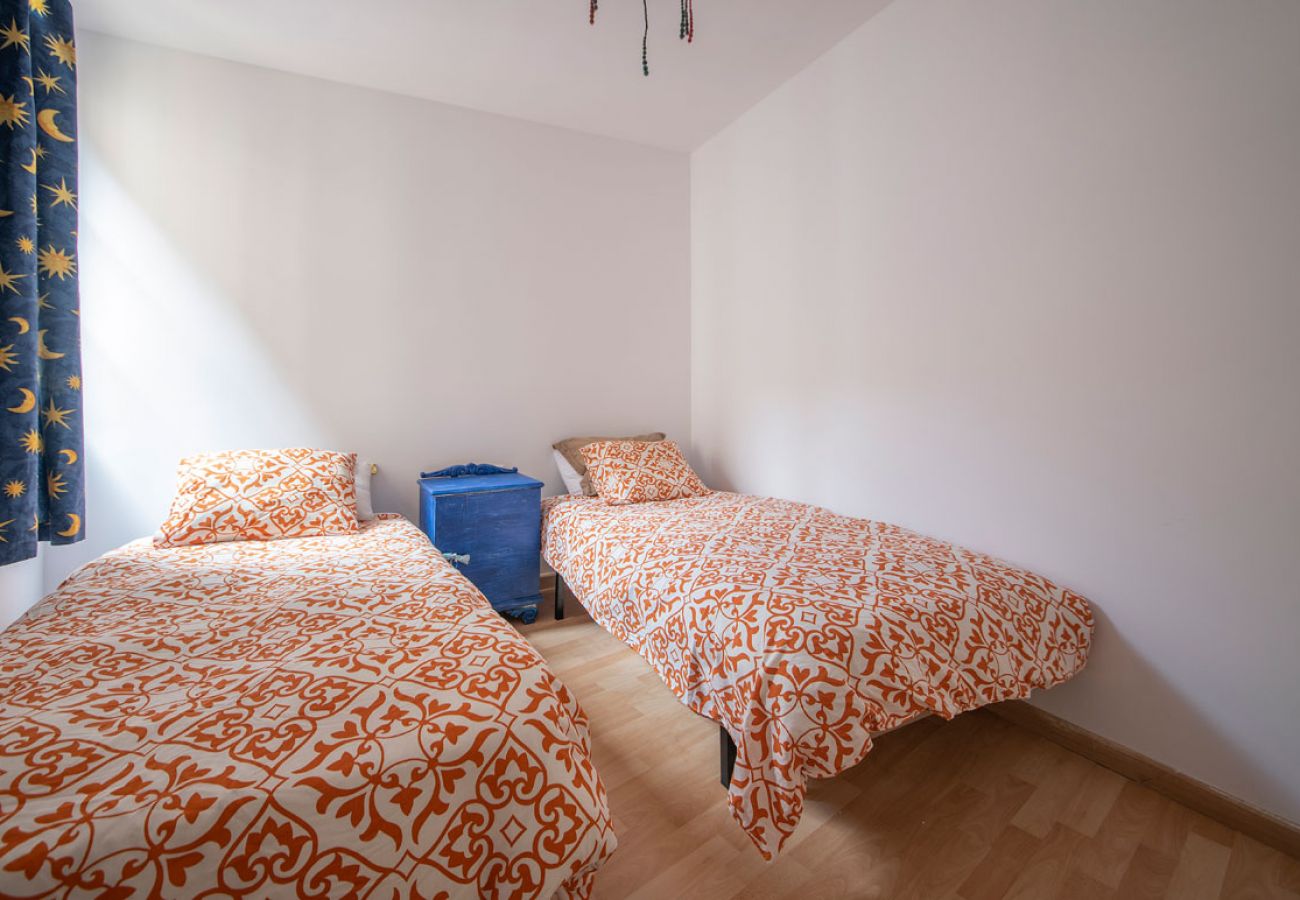 Apartamento en Tarragona - TH121 Apartamento de 2 Habitaciones con Balcón en Tarragona
