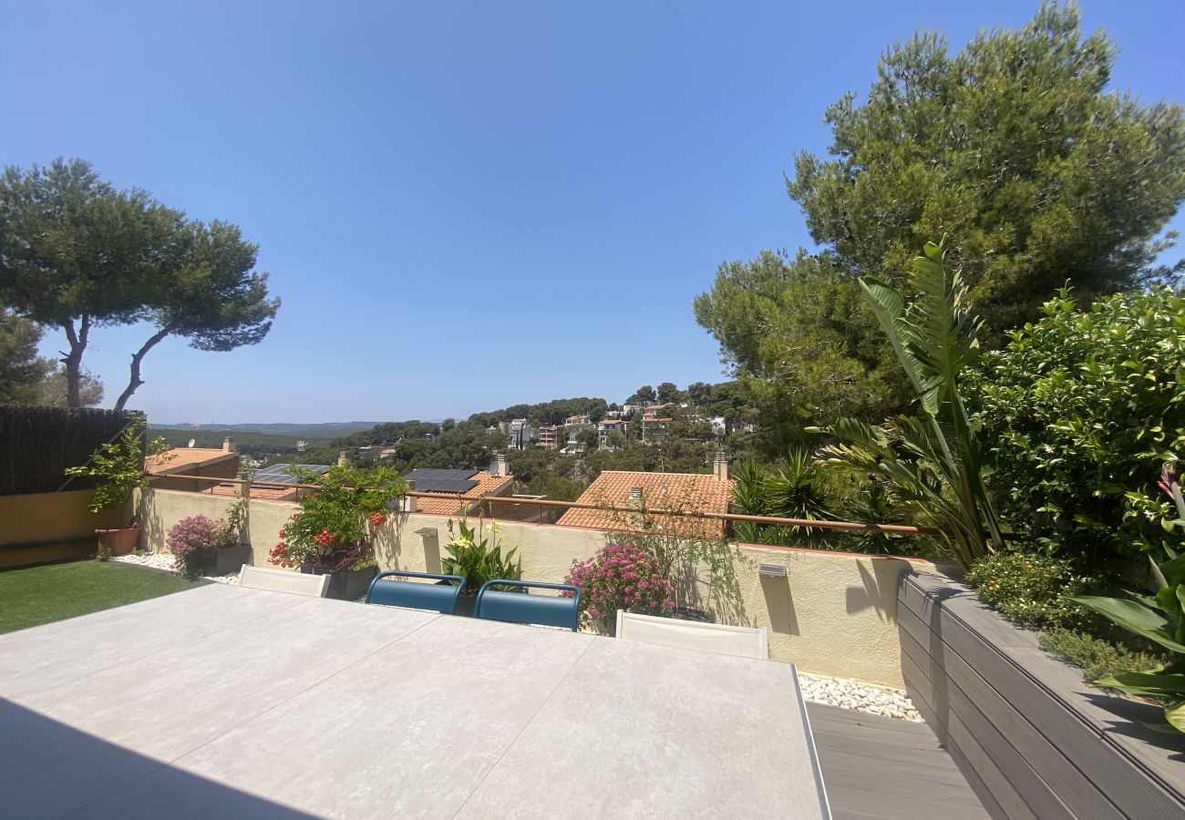 Casa adosada en Tarragona - TH122 Villa Moderna con Piscina y Vistas Panorámicas en la Costa Dorada