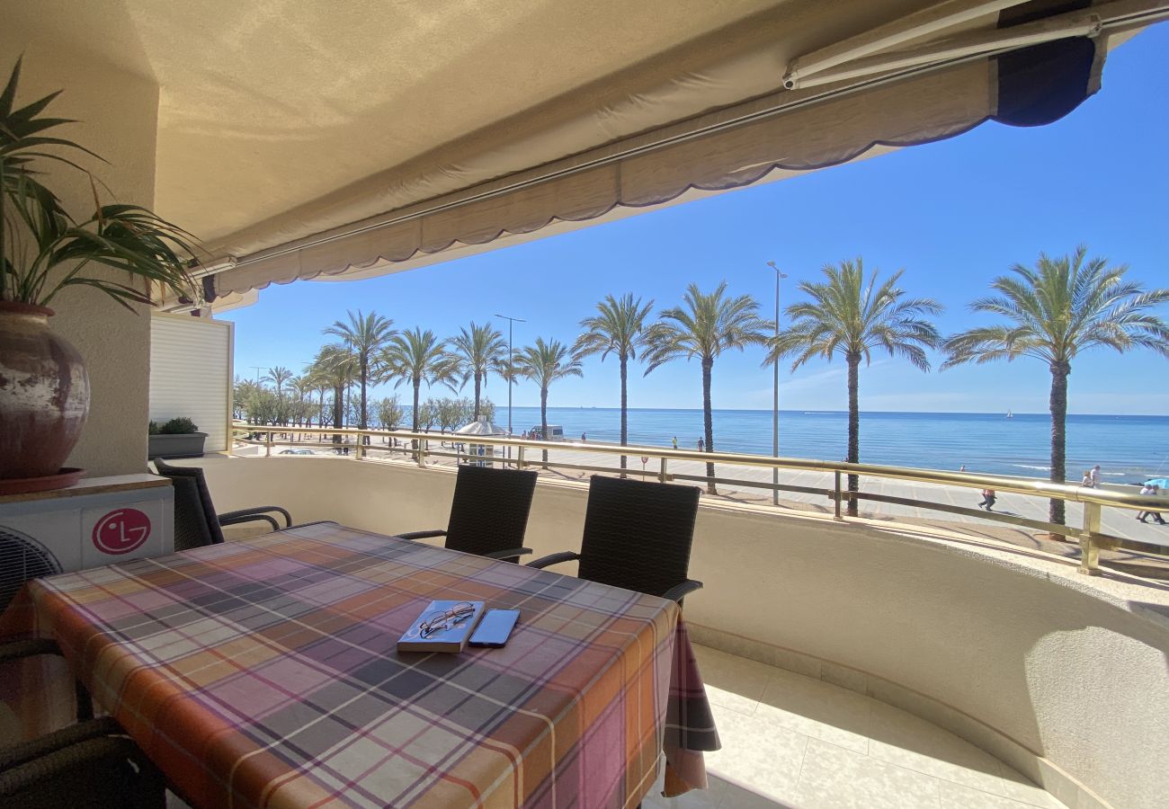 Apartamento en Calafell - R151 Apartamento en primera linea de la playa en Calafell