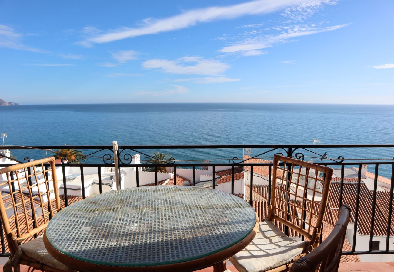 Apartment in Nerja - Top floor south facing apartment Apartment in Bahia Nerja Ref 341