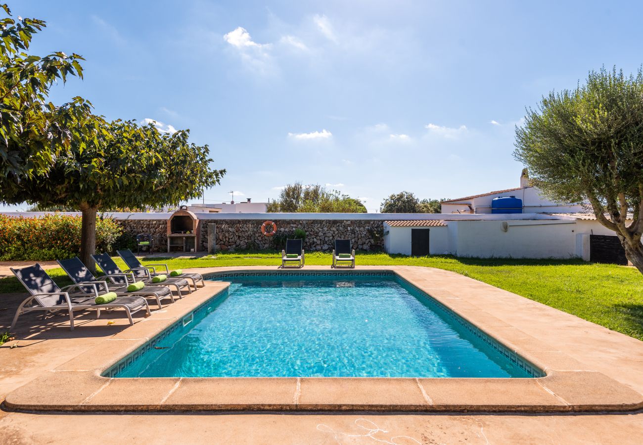 Villa in Ciutadella de Menorca - Villa in the countryside, surrounded by flowers, swimming pool, bbq ....