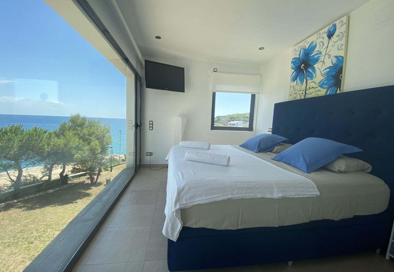 Villa in Torredembarra - TH52 Torredembarra Villa impressive sea views 400m to the beach