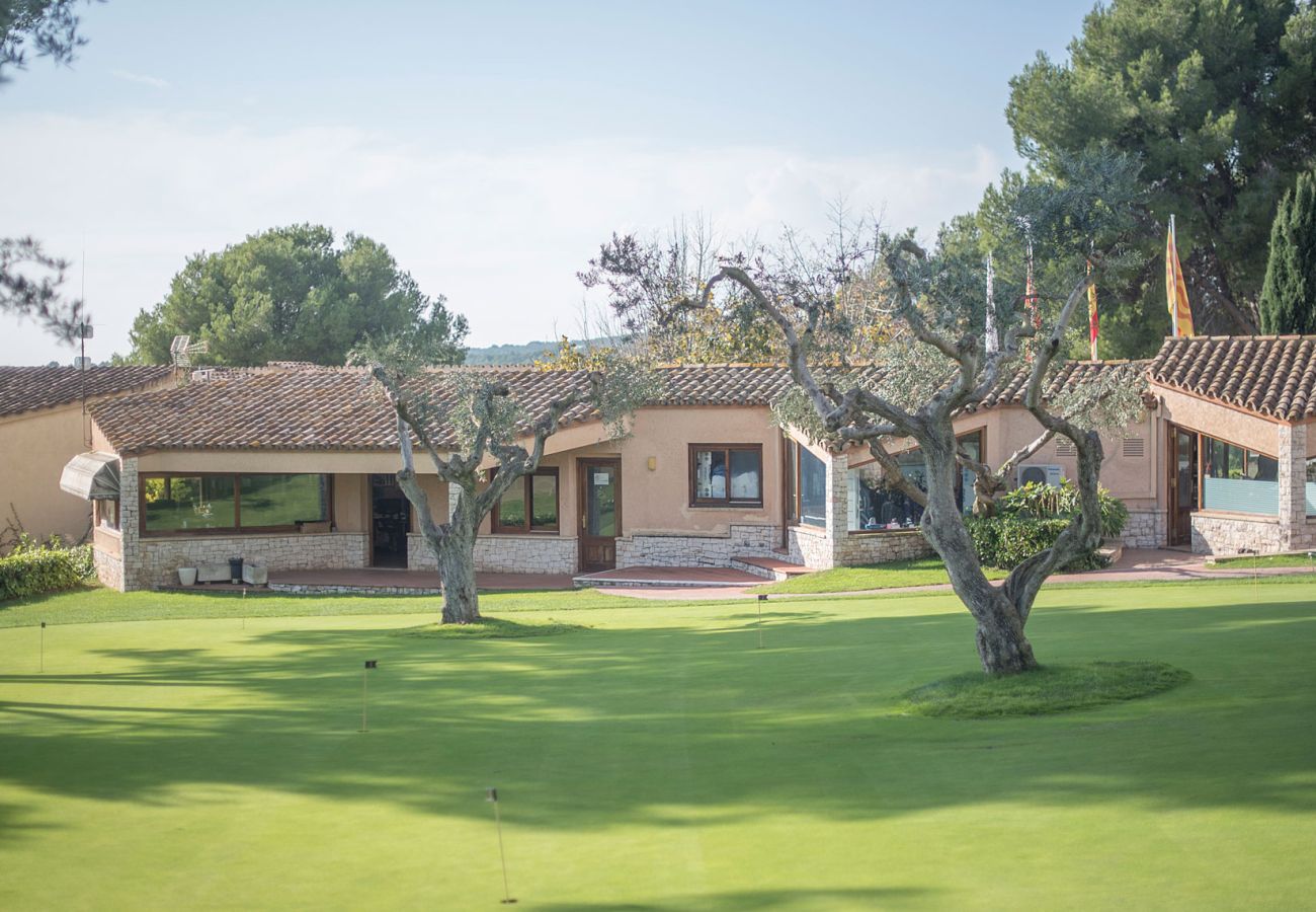 Villa in El Catllar - TH130 Modern house close to Golf Costa Dorada