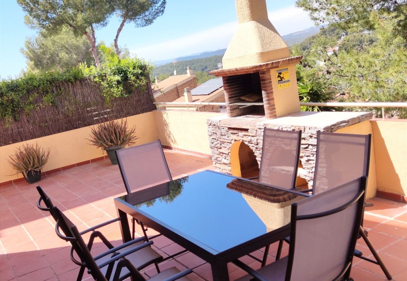 Townhouse in Tarragona - TH40 Large House with Private Garden and Terrace with Barbecue in Tamarit