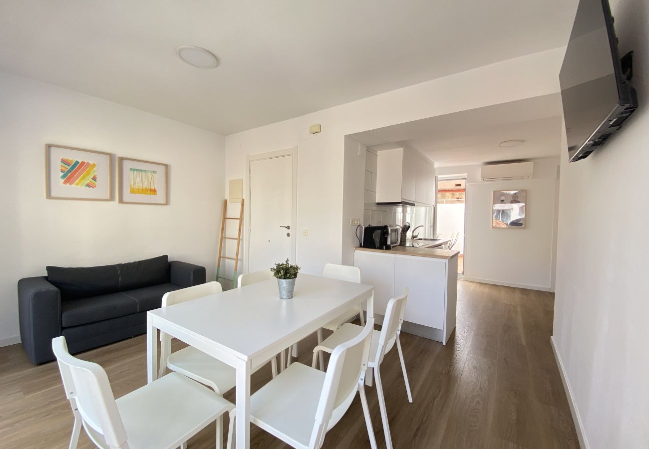 Apartment in Cambrils - TH05 Spacious Two-Bedroom Apartment in Cambrils