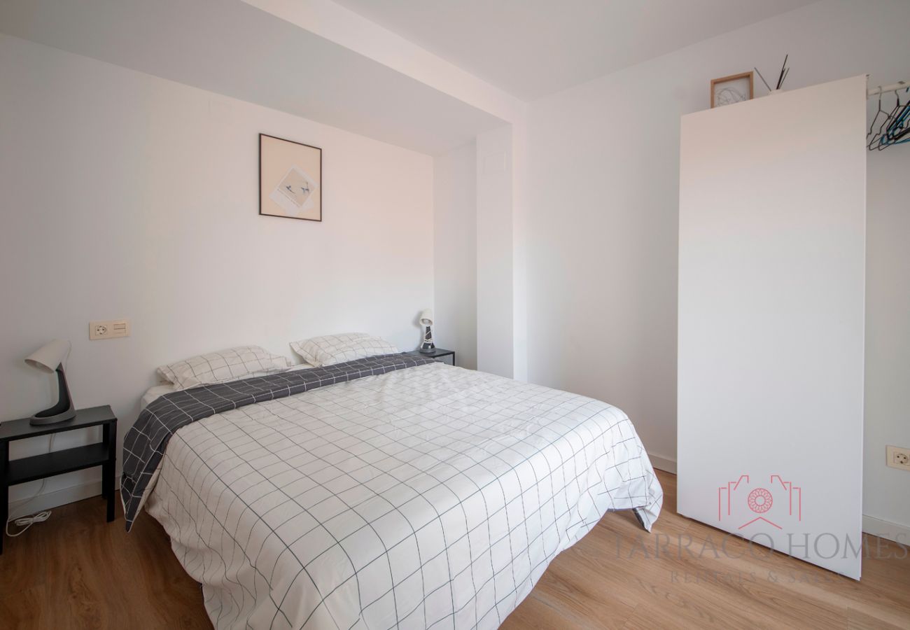 Apartment in Cambrils - TH05 Spacious Two-Bedroom Apartment in Cambrils