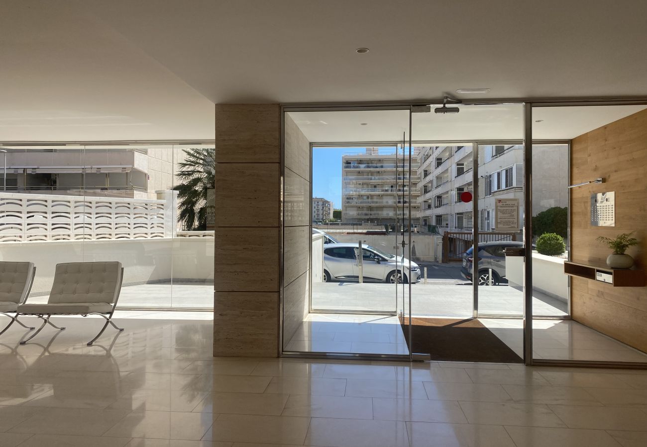 Apartment in Calafell - R151  Beachfront apartment in Calafell 