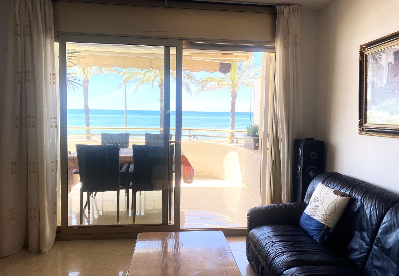 Apartment in Calafell - R151  Beachfront apartment in Calafell 