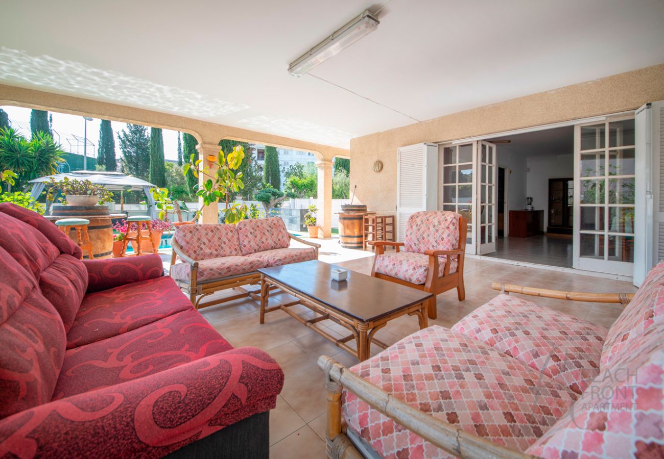 Villa in Coma-Ruga - R153 Spacious Villa with Private Pool and Garden in Comarruga