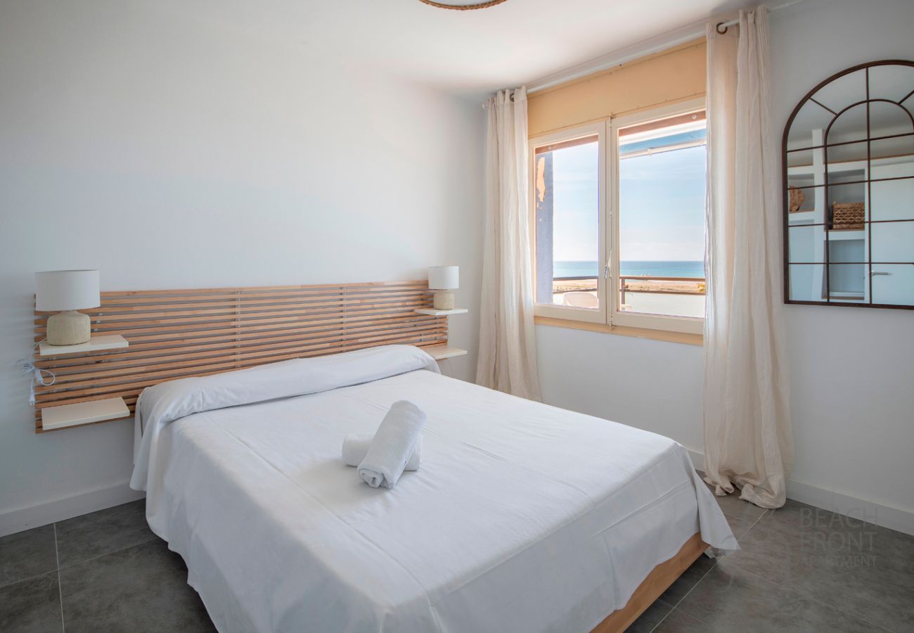 Apartment in Coma-Ruga - R154 Beachfront Vacation Rental- Costa Dorada 