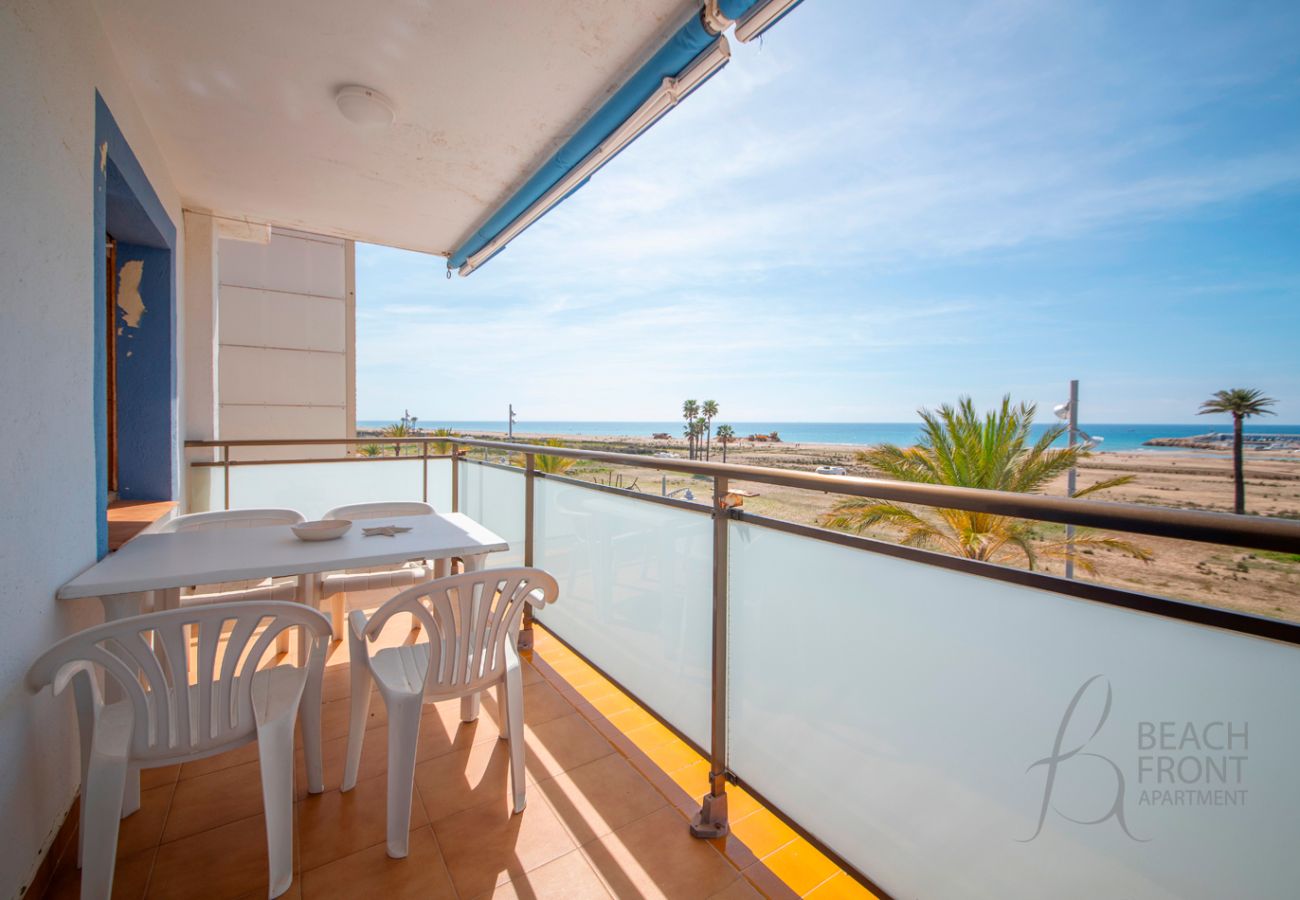 Apartment in Coma-Ruga - R154 Beachfront Vacation Rental- Costa Dorada 