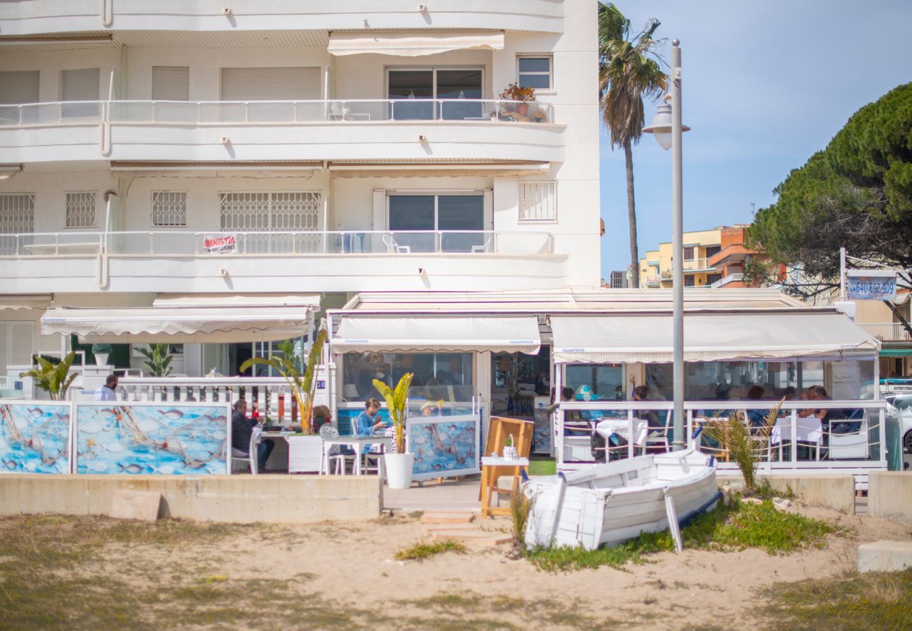 Appartement à El Vendrell - R126 Appartement à 30 mètres de la plage avec terrasse et piscine