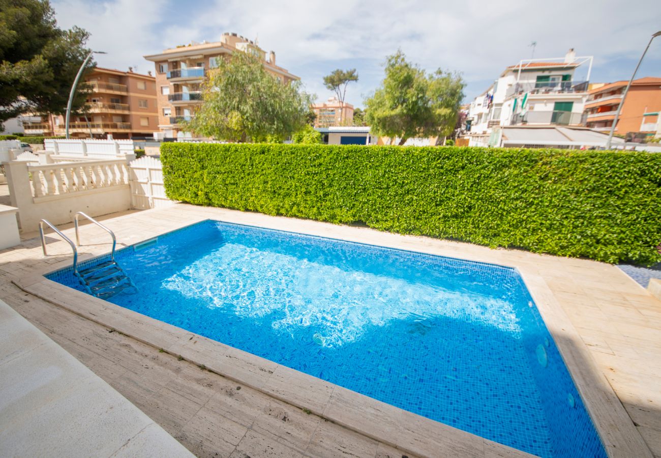 Appartement à El Vendrell - R126 Appartement à 30 mètres de la plage avec terrasse et piscine