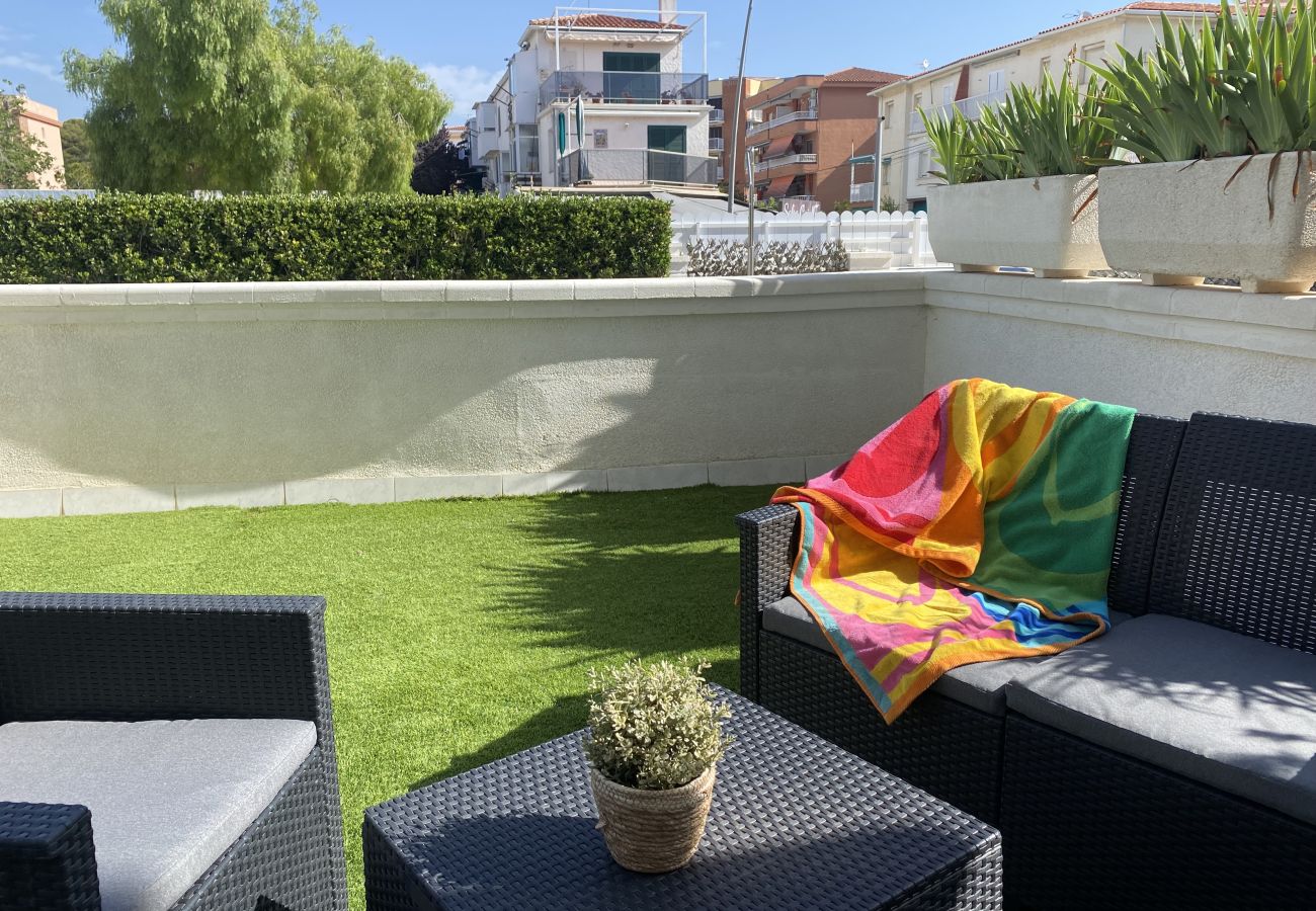 Appartement à El Vendrell - R126 Appartement à 30 mètres de la plage avec terrasse et piscine