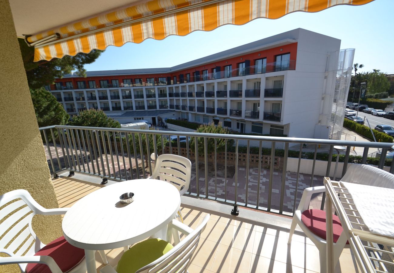 Апартаменты на Камбрильс - Pins i Mar:Terraza-Frente playa Cambrils-Wifi,A/C,satélite,ropa incluidos