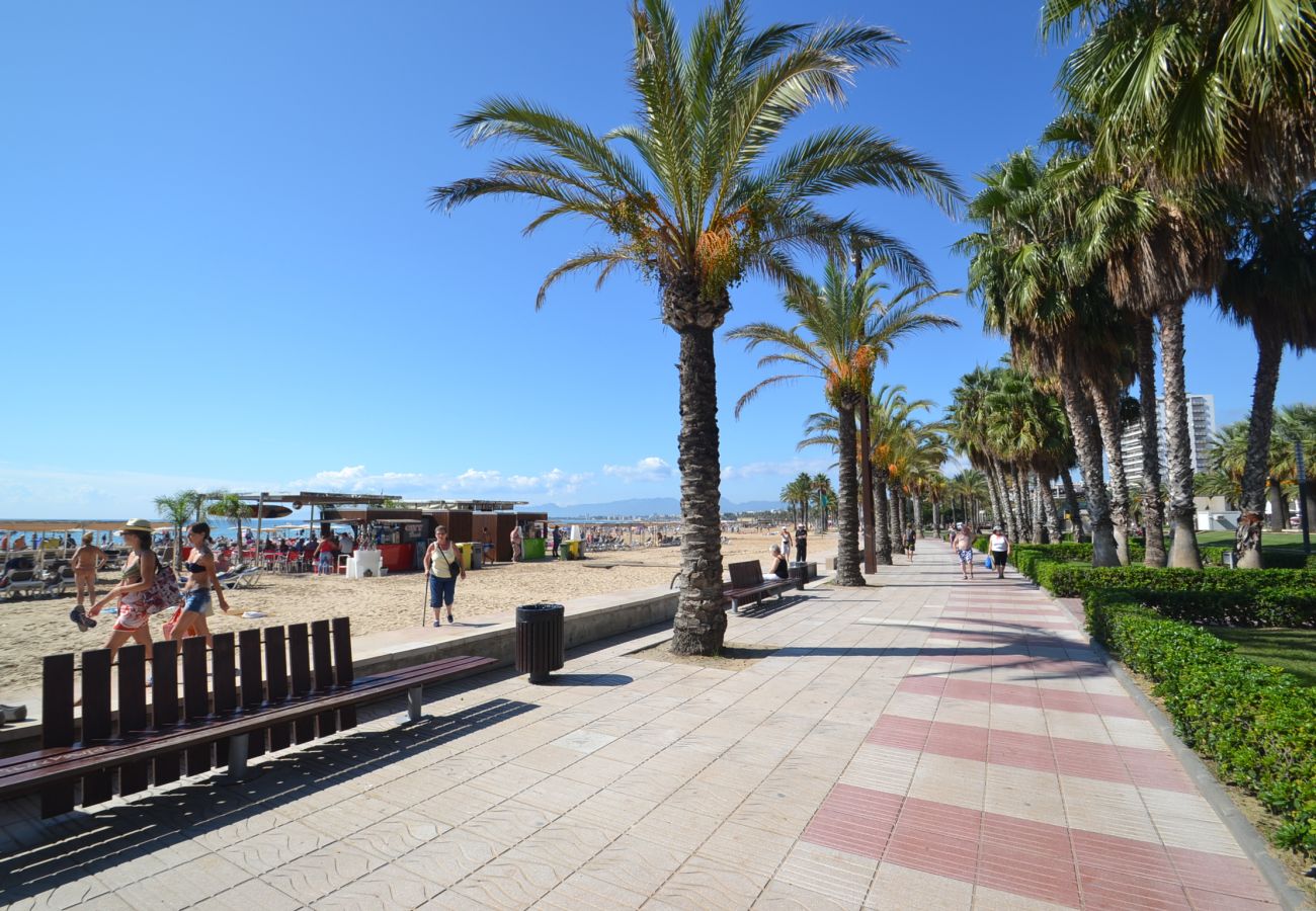 Апартаменты на Камбрильс - Pins i Mar:Terraza-Frente playa Cambrils-Wifi,A/C,satélite,ropa incluidos