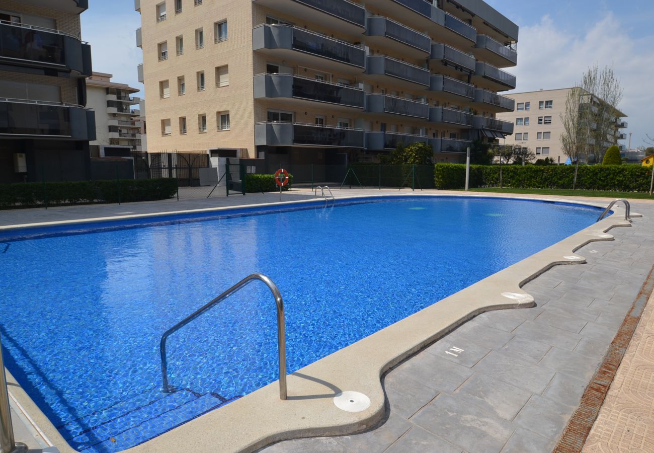 Апартаменты на Ла Пинеда - Nova Pineda 2hab:300m playa,centro La Pineda-Piscinas-Parque-Wifi,parking,ropa gratis