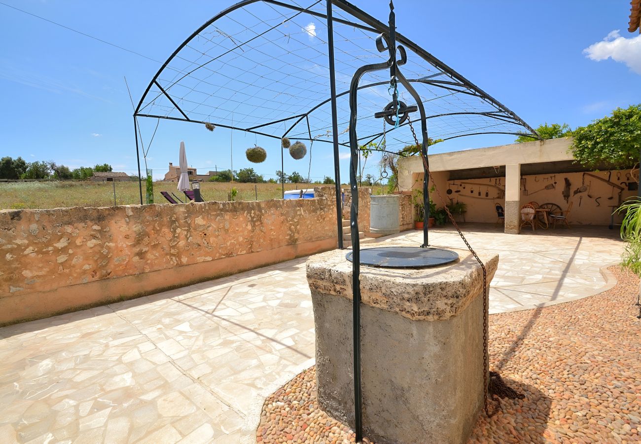 Особняк на Llubi - Sa Vinyota Gran 131 finca tradicional con piscina privada, jardín, aire acondicionado y WiFi