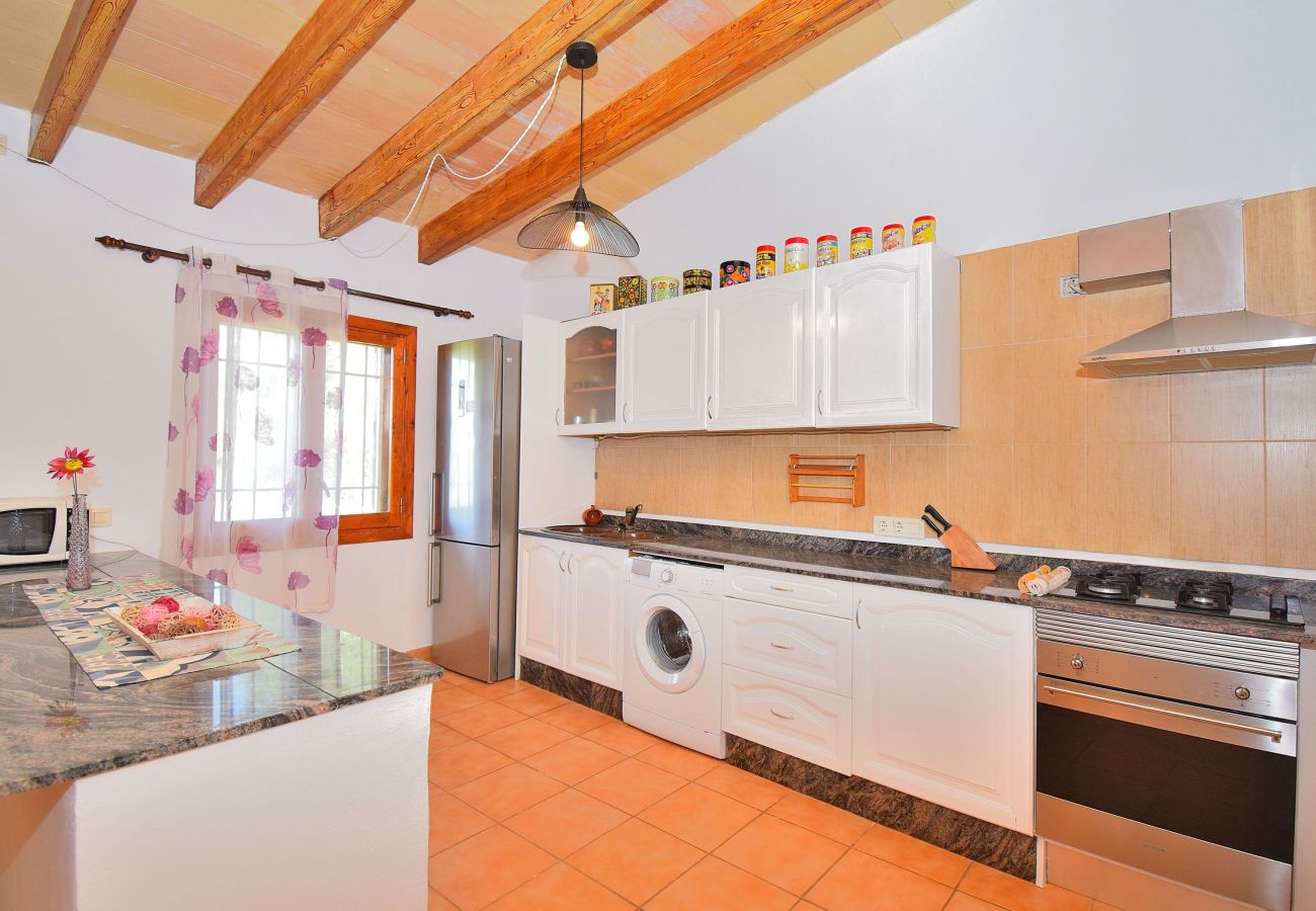 Особняк на Llubi - Son Sitges 139 acogedora finca con piscina privada, zona infantil, terraza y barbacoa