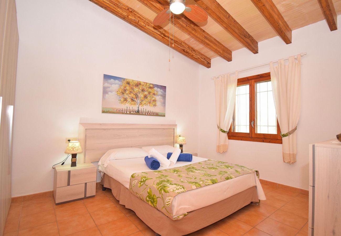 Особняк на Llubi - Son Sitges 139 acogedora finca con piscina privada, zona infantil, terraza y barbacoa