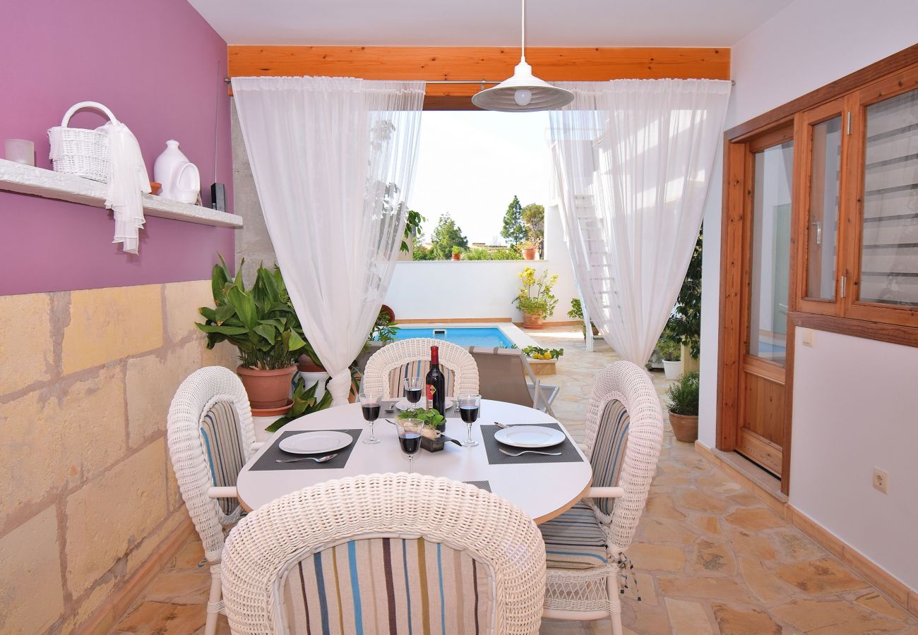 Дом на Santa Margalida - Can Cantino 213 fantástica casa de pueblo con piscina privada, aire acondicionado, terraza, barbacoa y WiFi