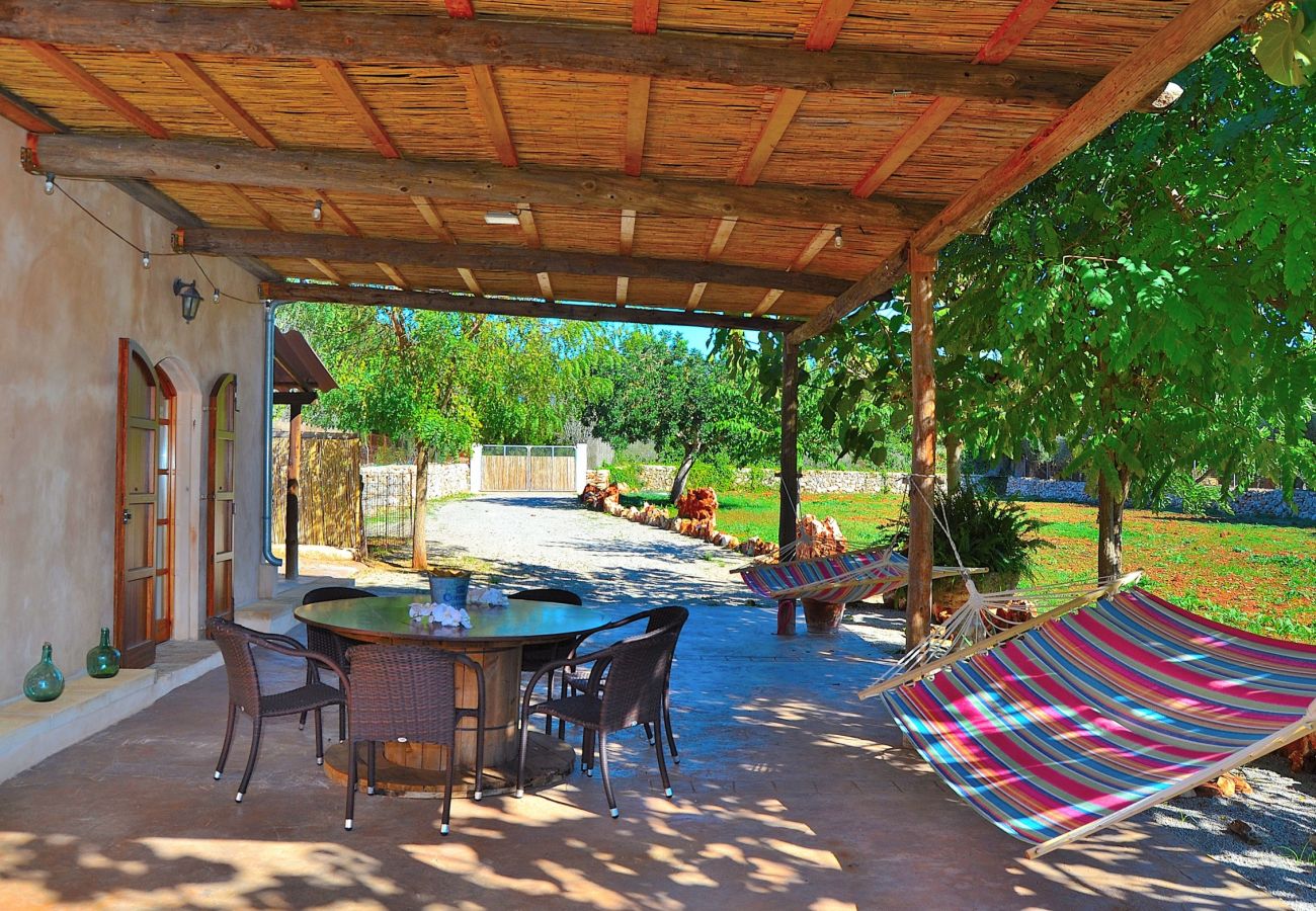 Особняк на Muro - Sa Casita 225 acogedora finca en la naturaleza, con piscina privada, jardín, barbacoa y WiFi