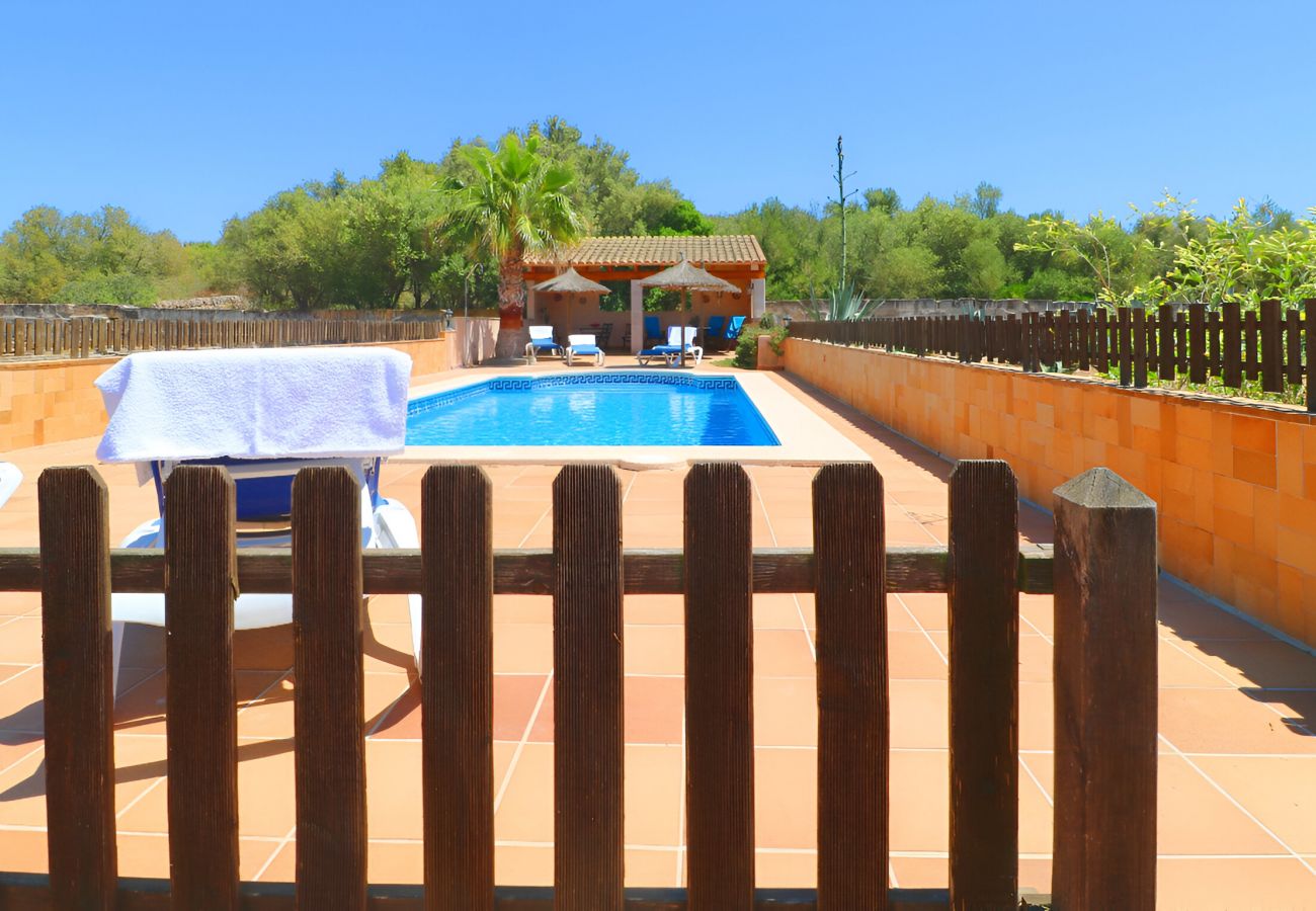 Особняк на Campos - Alcoraia 408 tradicional finca con piscina privada, terraza, barbacoa y aire acondicionado