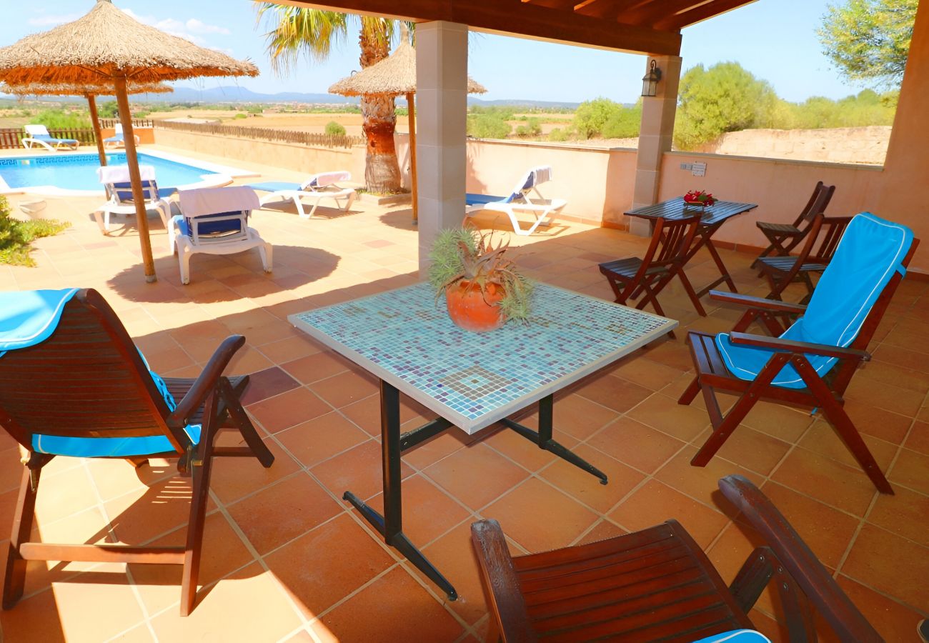 Особняк на Campos - Alcoraia 408 tradicional finca con piscina privada, terraza, barbacoa y aire acondicionado