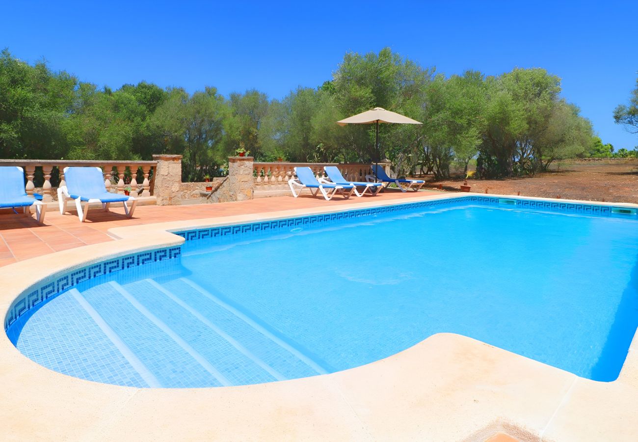 Особняк на Campos - Can Guillem 415 finca rústica con piscina privada, terraza, aire acondicionado y WiFi