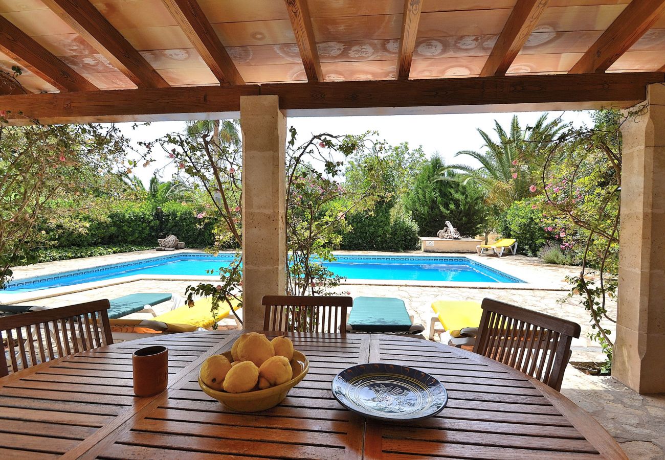 Особняк на Lloret de Vistalegre - Can Blanc 018 finca rústica con piscina privada, aire acondicionado, terraza y barbacoa