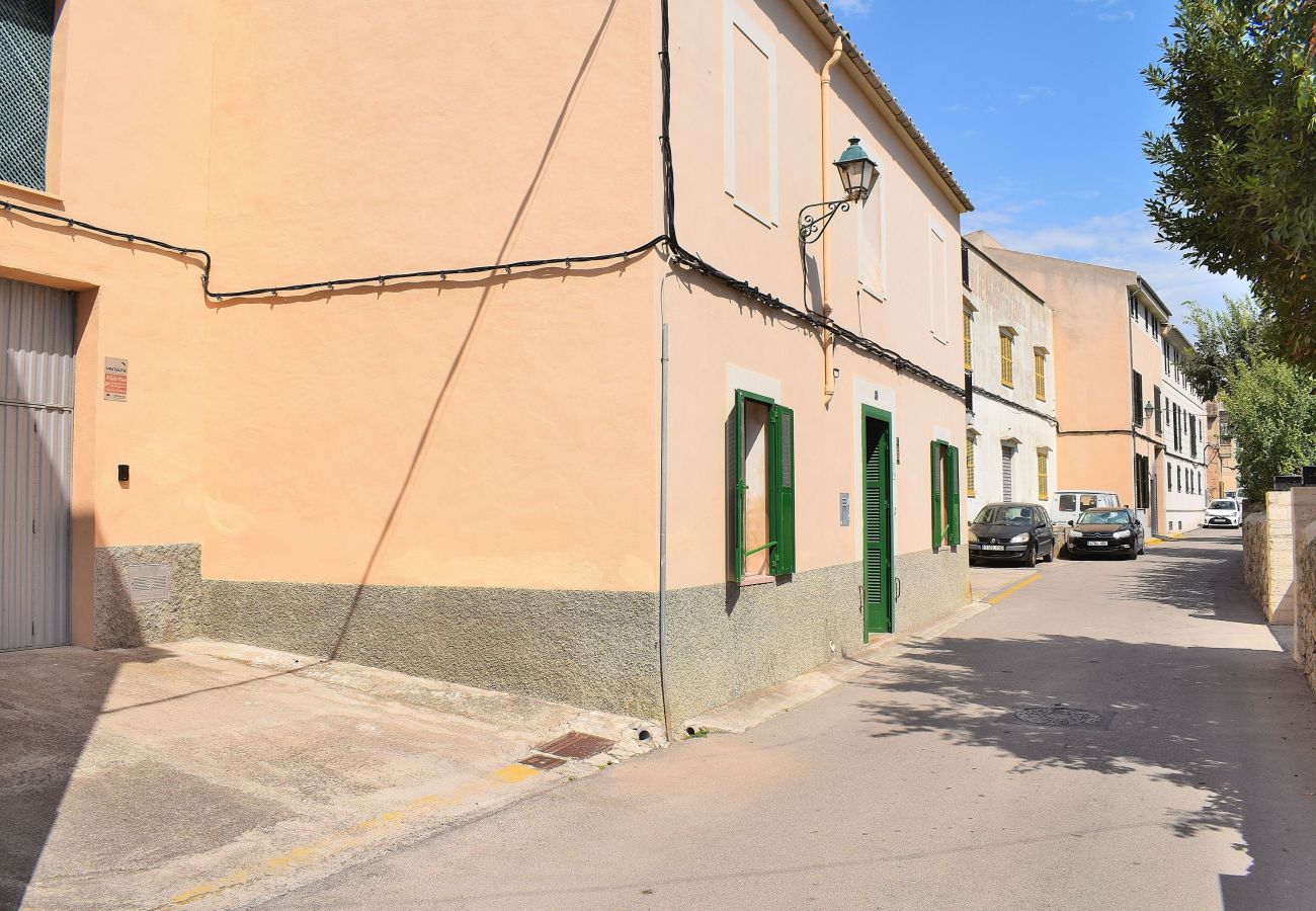 Дом на Sineu - Ca S'Escolà 175 tradicional casa mallorquina con jardín, gran barbacoa y WiFi