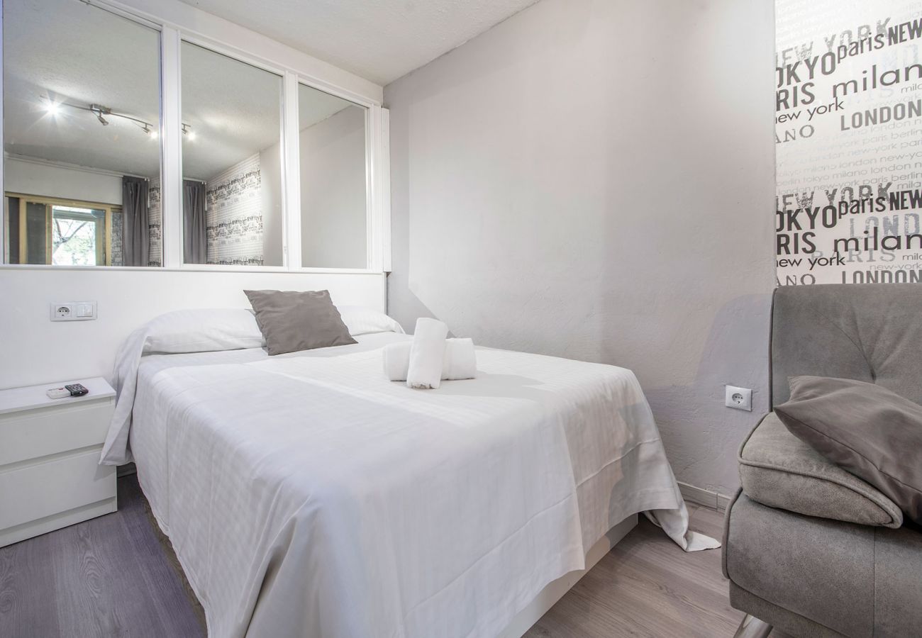 Апартаменты на Таррагона - TH114 Уютная студия с кондиционером на Рамбле 